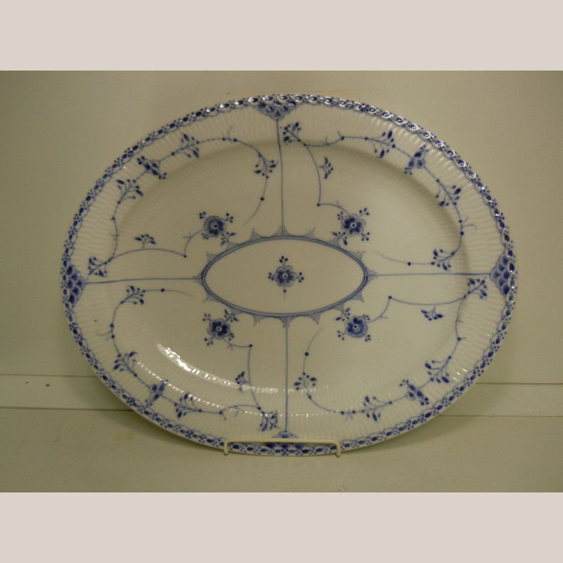 534 Oval fad 40x31,5 cm 1.sort.