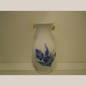 8263 Vase H:18 cm 1.s.