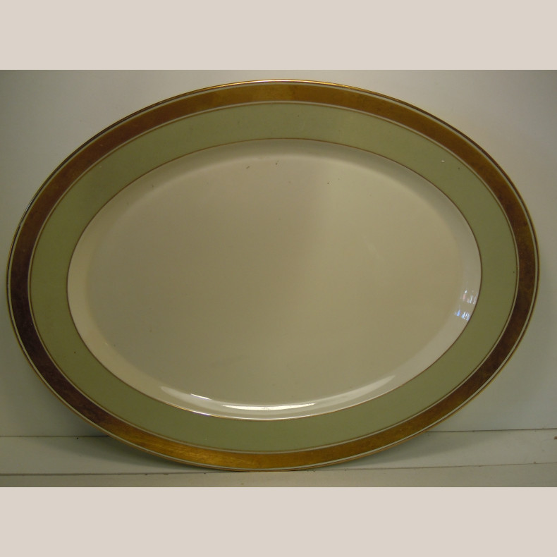 9592 Oval fad  47x35 cm 1.s.